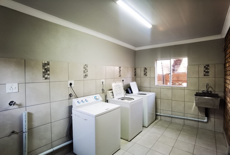 To Let 1 Bedroom Property for Rent in Die Bult North West